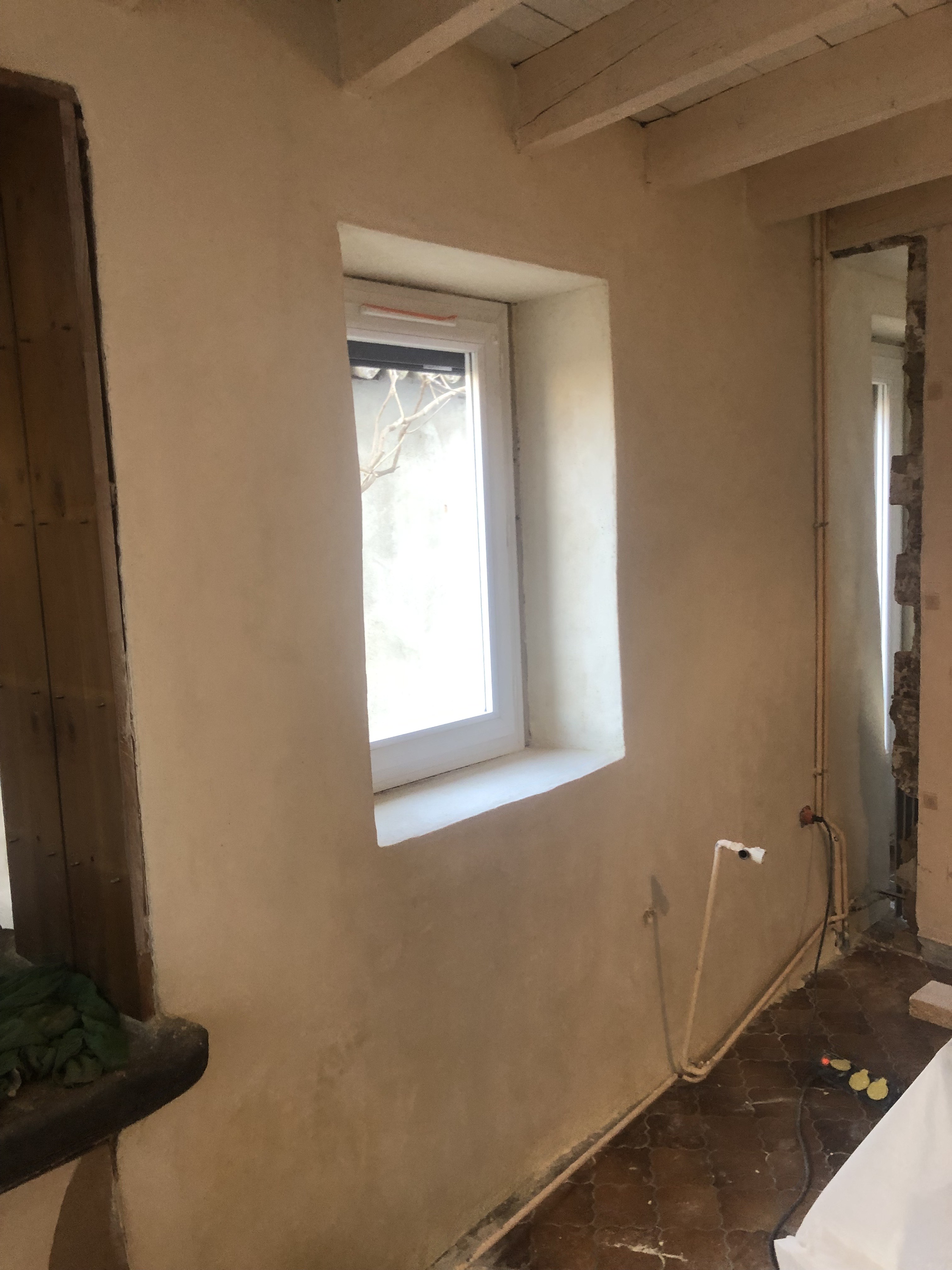 Entreprise artisanale basée à Randan (63), nous accompagnons particuliers et professionnels dans leurs projets de maçonnerie, piscines et aménagements extérieurs. Intervention à Randan, Clermont-Ferrand, Montluçon et alentours.