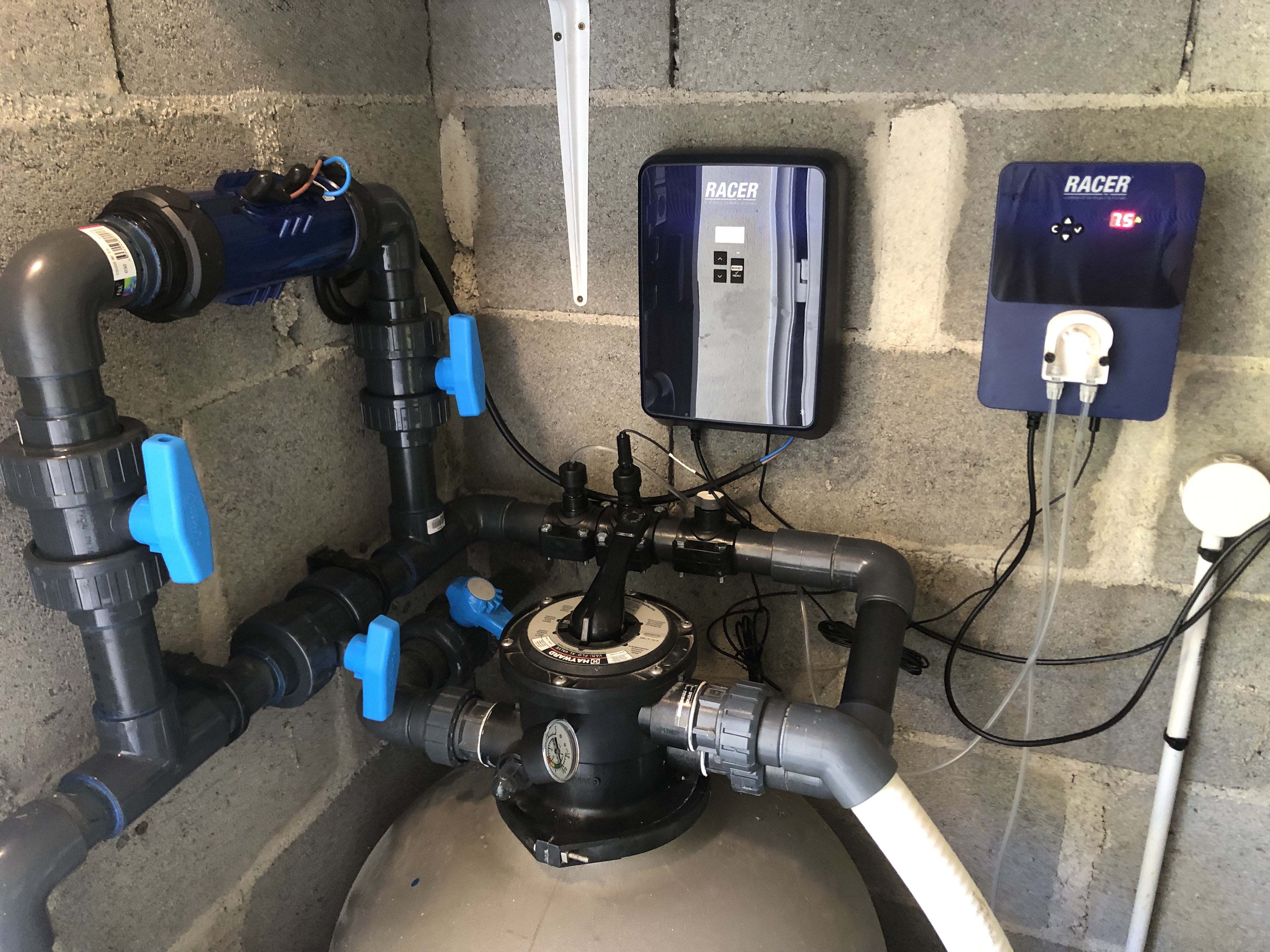 Entreprise artisanale basée à Randan (63), nous accompagnons particuliers et professionnels dans leurs projets de maçonnerie, piscines et aménagements extérieurs. Intervention à Randan, Clermont-Ferrand, Montluçon et alentours.