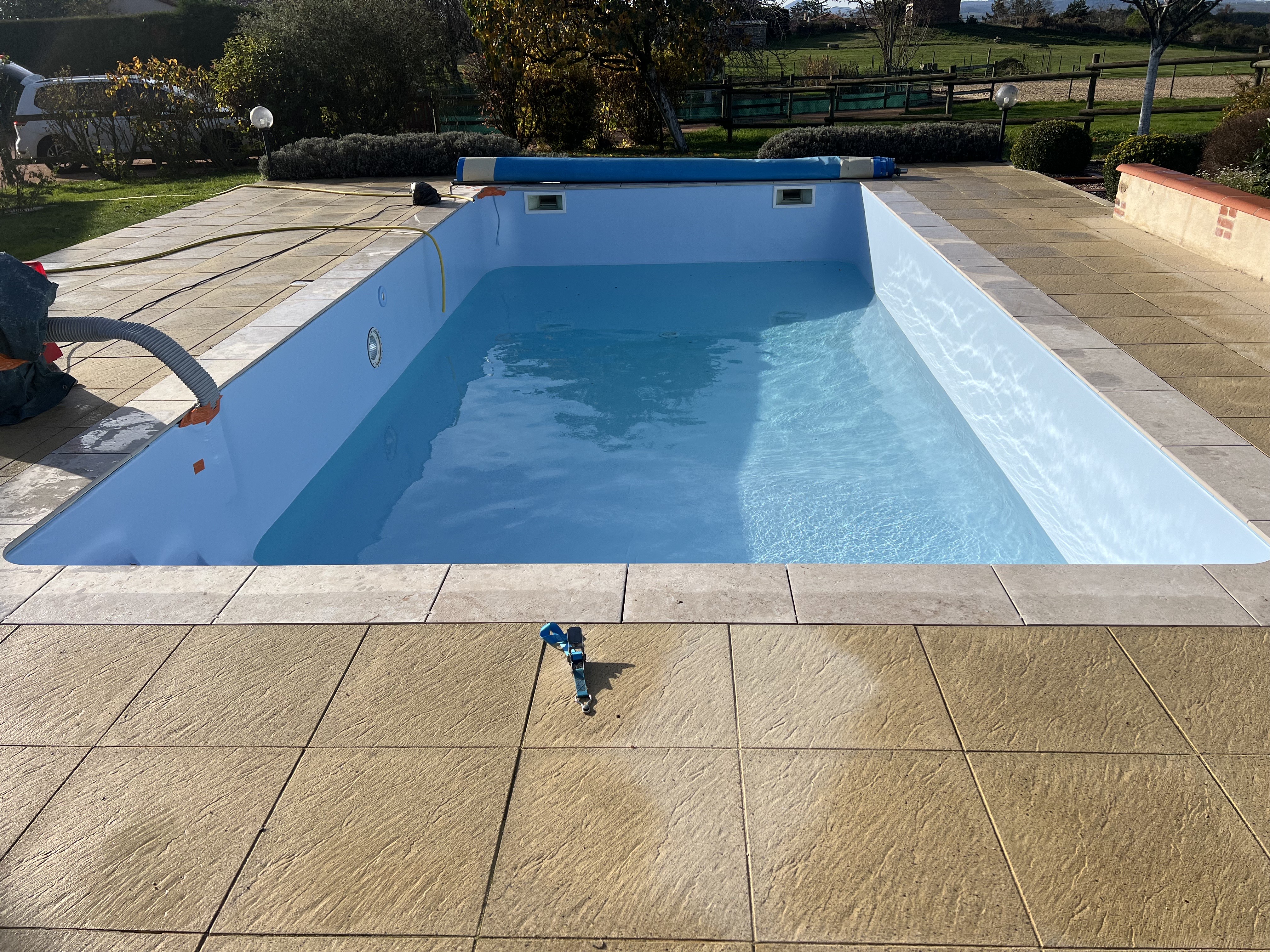 Entreprise artisanale basée à Randan (63), nous accompagnons particuliers et professionnels dans leurs projets de maçonnerie, piscines et aménagements extérieurs. Intervention à Randan, Clermont-Ferrand, Montluçon et alentours.