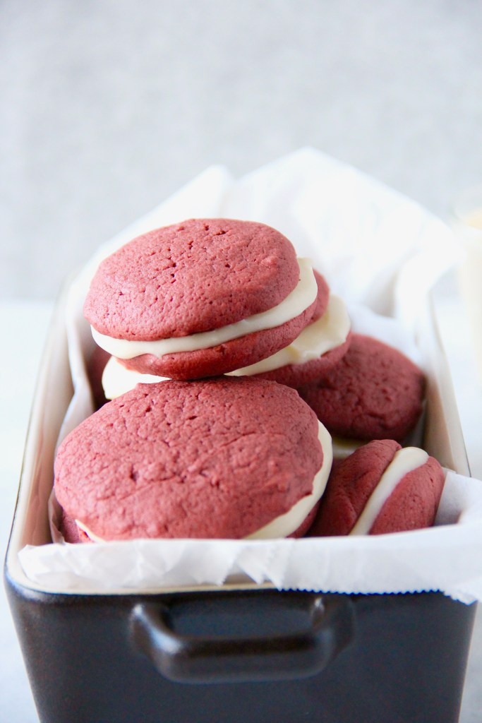 Red velvet Nutella whoopie pie - The best red velvet Nutella cookies paired with a cream cheese filling! | mapleetchocolat.com