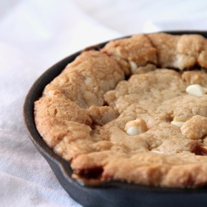 Salted caramel and white chocolate chip cookie skillet - The perfect date night dessert to share! | mapleetchocolat.com