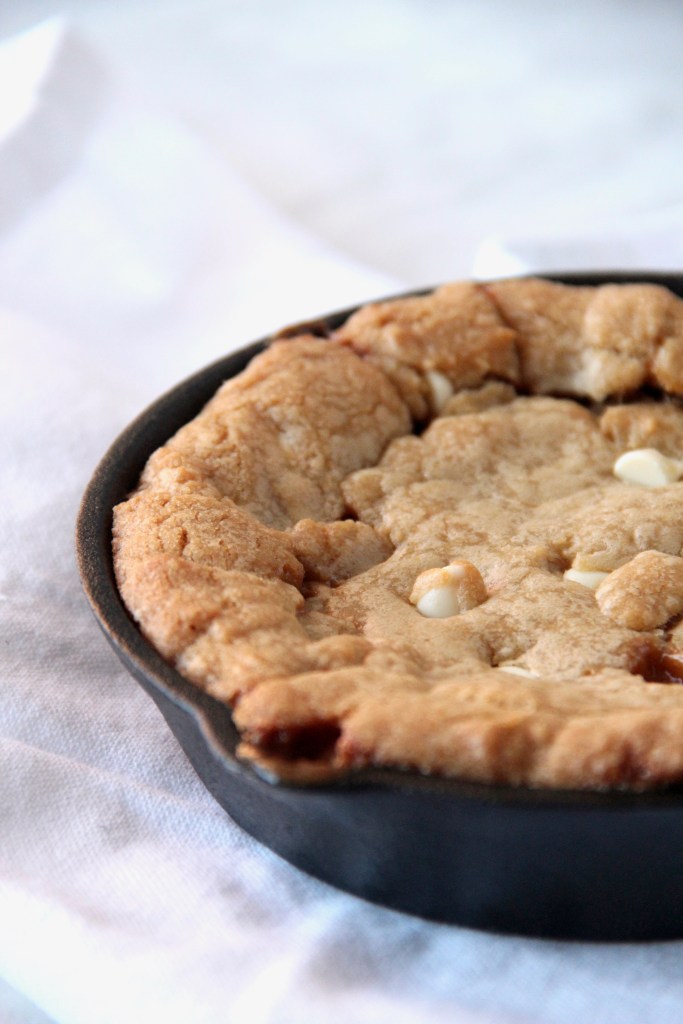 Salted caramel and white chocolate chip cookie skillet - The perfect date night dessert to share! | mapleetchocolat.com