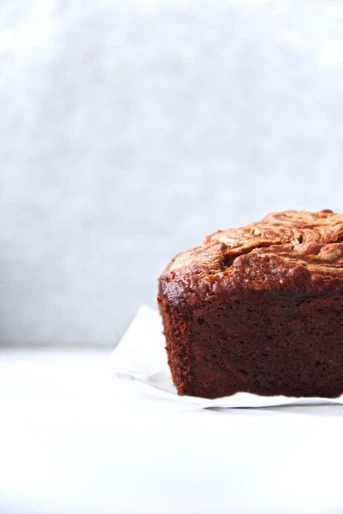 Refined Sugar Free Banana Bread with a Peanut Butter Swirl - This healthy banana bread is the perfect snack on these cold winter days! | mapleetchocolat.com