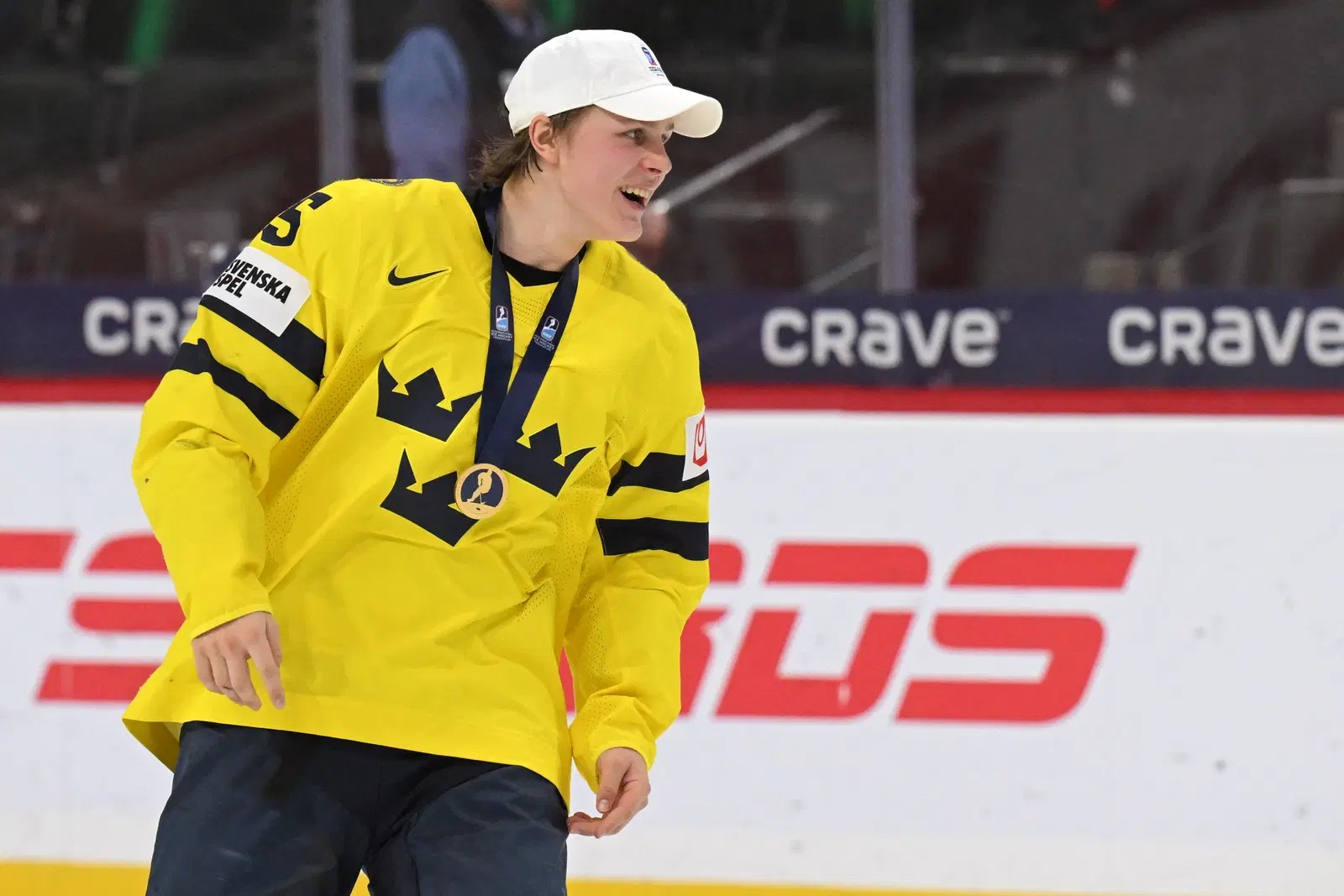 NHL Draft Debate: Gavin McKenna vs. Ivar Stenberg - Who Will the Leafs Pick? (2026)