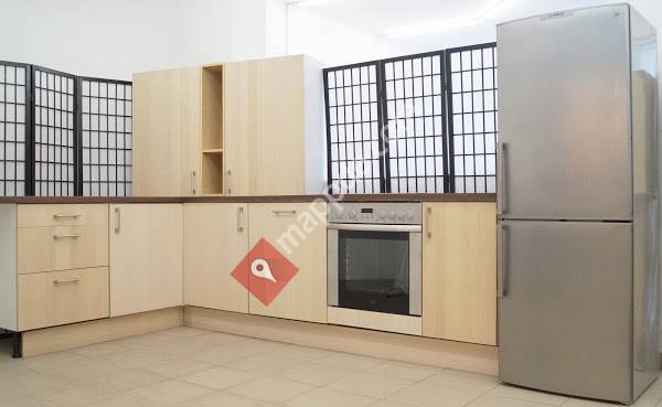 Die Interliving Kuche 3009 Uberzeugt Durch Fantastische Details Zum Beispiel Die Wave Regale Als Offenes Abschlusselement Interliving Kuche Haus Deko Wohnen