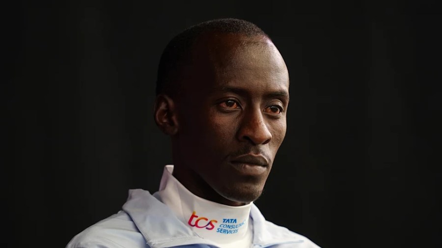 Sabastian Sawe Londres Kelvin Kiptum El keniano Sabastian Sawe hace historia: primera maratón legal bajo las dos horas