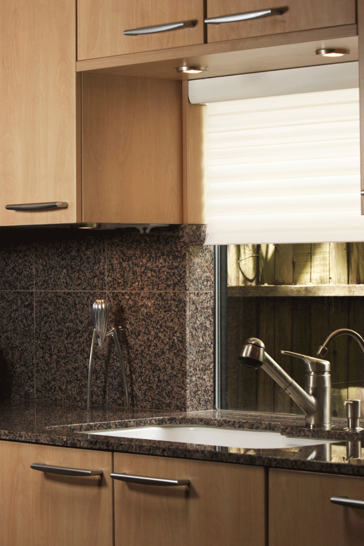 5 Popular Granite Kitchen Countertop and Backsplash Pairings
