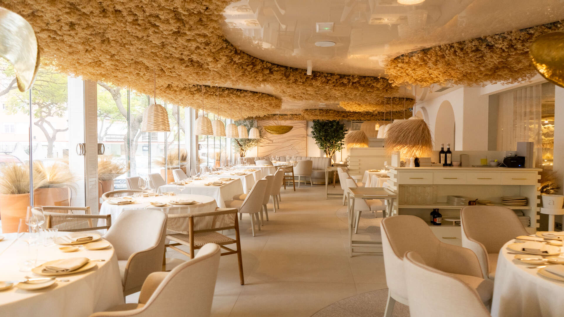 Areia Marbella Image Slider