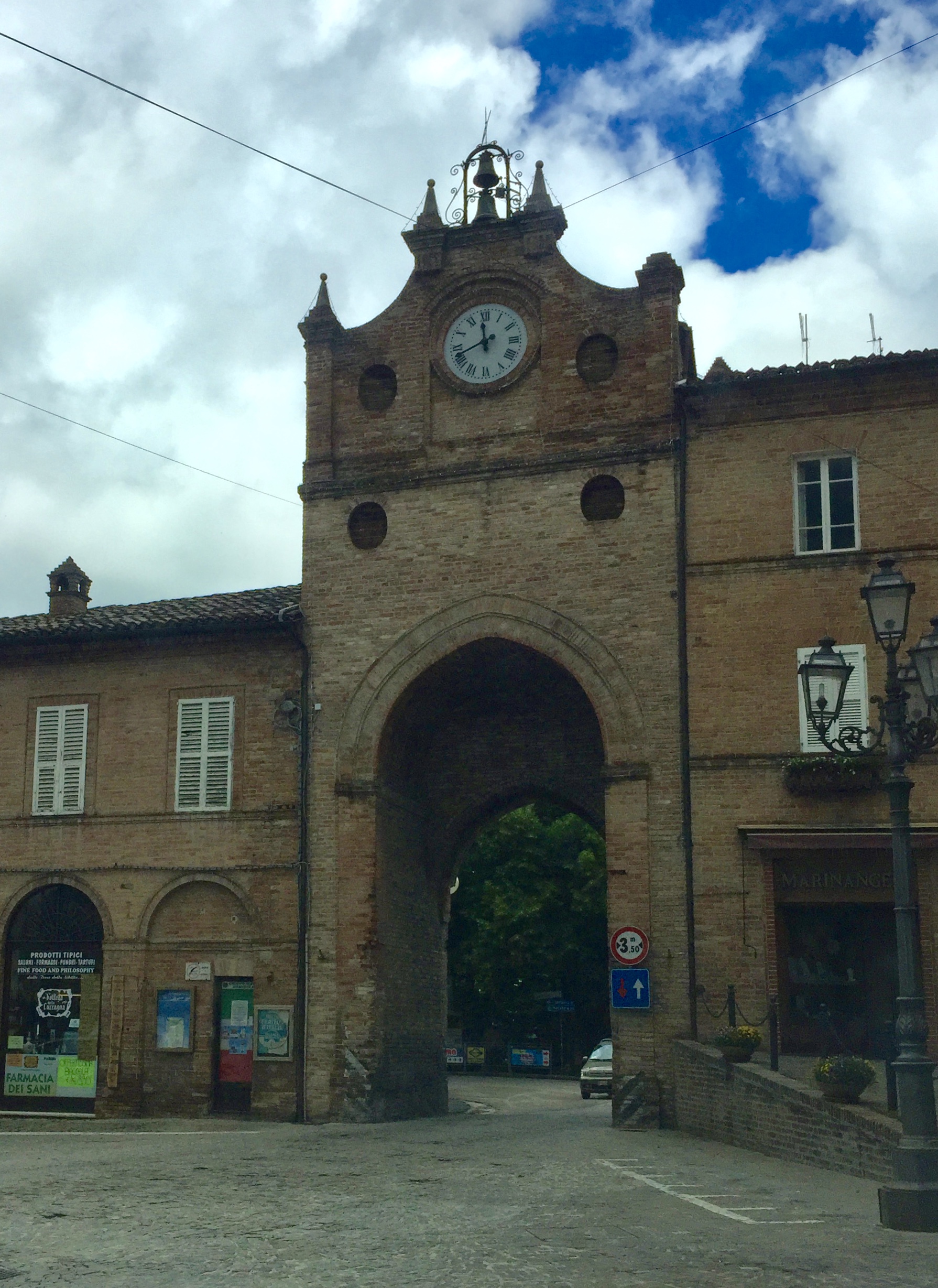 #LeMarcheMagic #MonteSanMartino #Madonnadell’Ambro #Smrillo #LavandaBlu #Petritoli #CarloCrivelli #VincenzoPagani #VittoreCrivelli #DrivingBackRoads #SacredChurch #AmazingArt