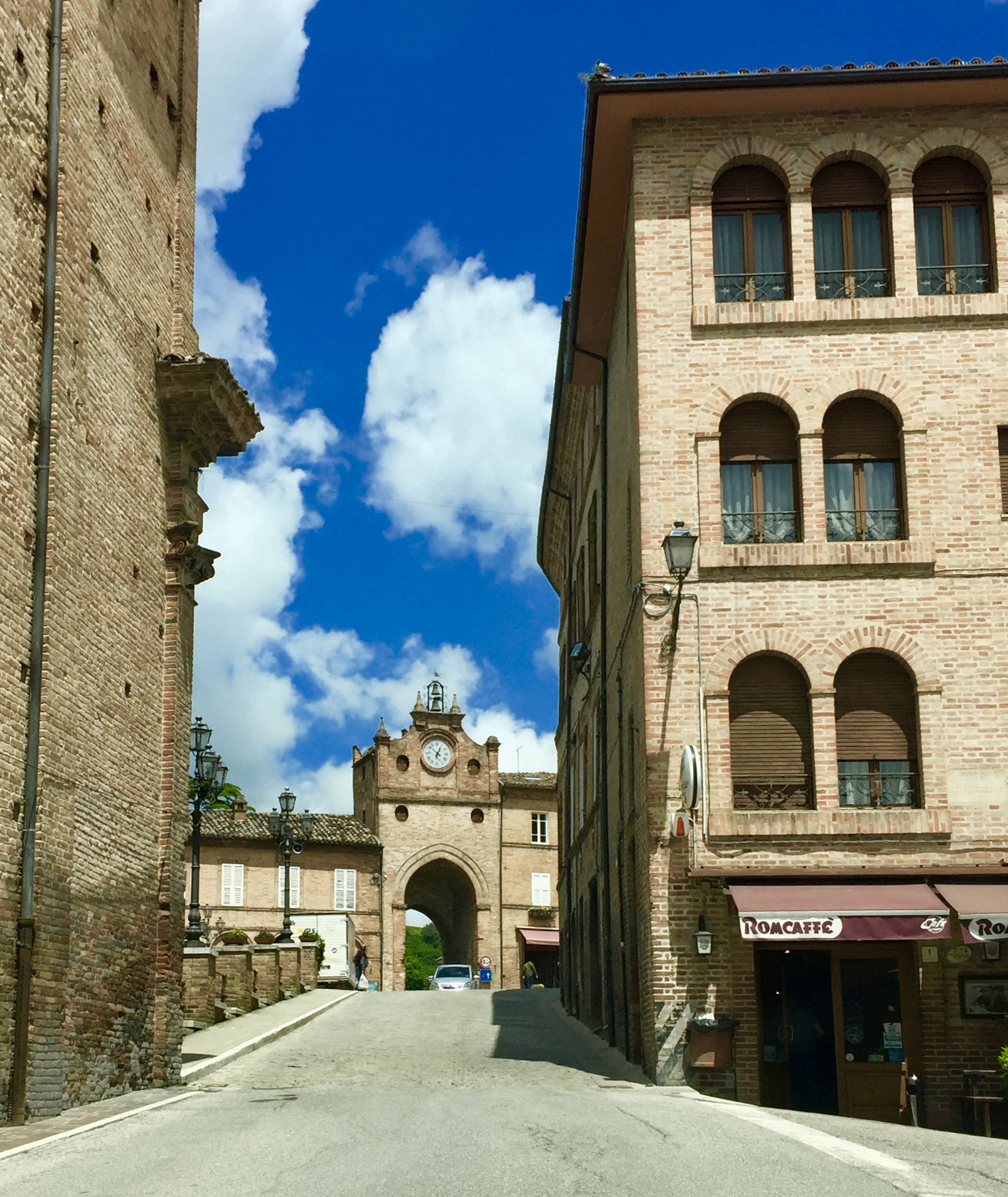 #LeMarcheMagic #MonteSanMartino #Madonnadell’Ambro #Smrillo #LavandaBlu #Petritoli #CarloCrivelli #VincenzoPagani #VittoreCrivelli #DrivingBackRoads #SacredChurch #AmazingArt