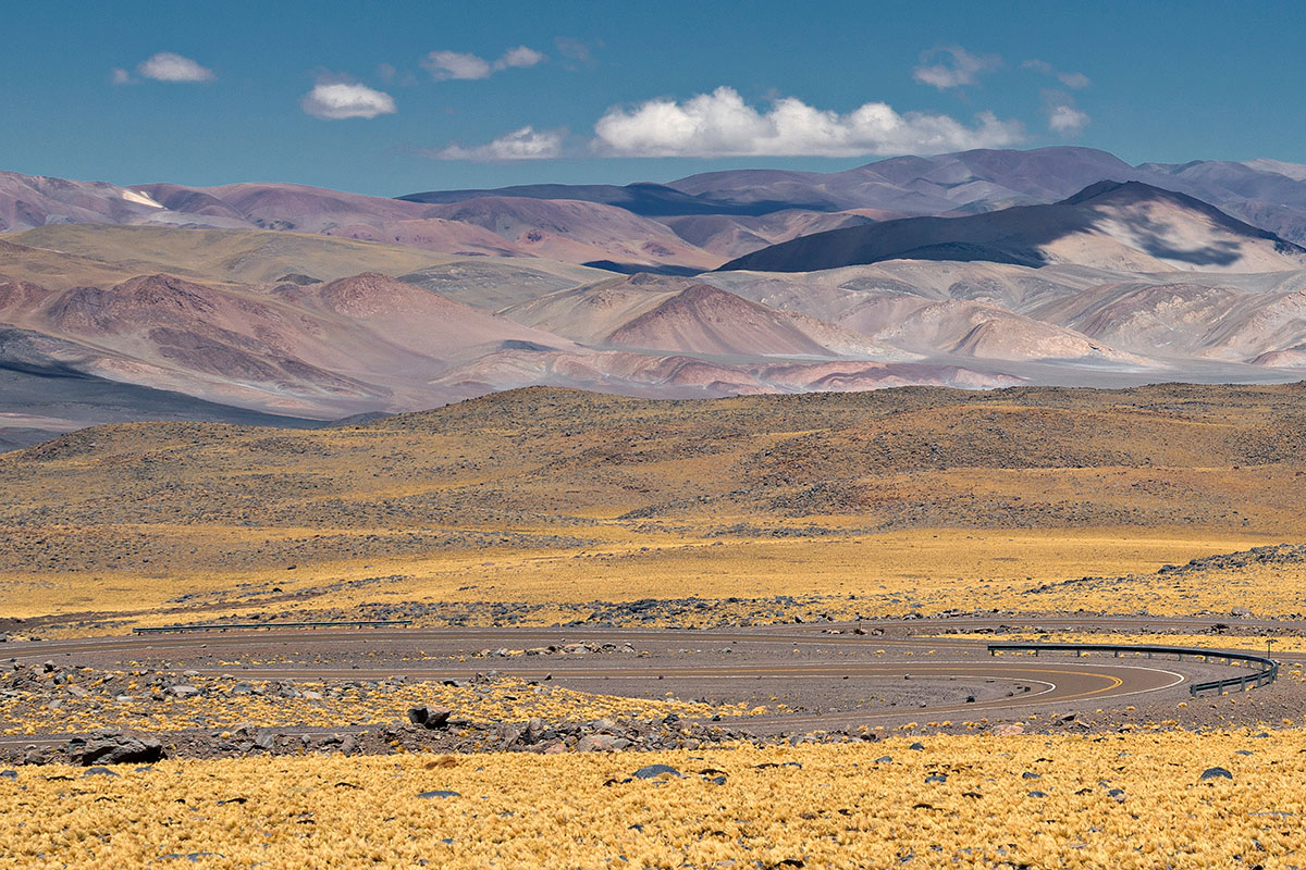 Strada con vista luna