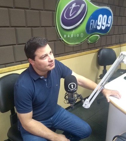 Sandro nega “conchavos políticos” e diz que ao aceitar o cargo de secretário “atende a um chamado de Ratinho Junior”