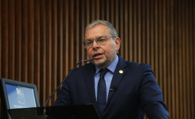 Após denúncia por tráfico de influência e corrupção, PL afasta Ricardo Arruda da presidência em Curitiba