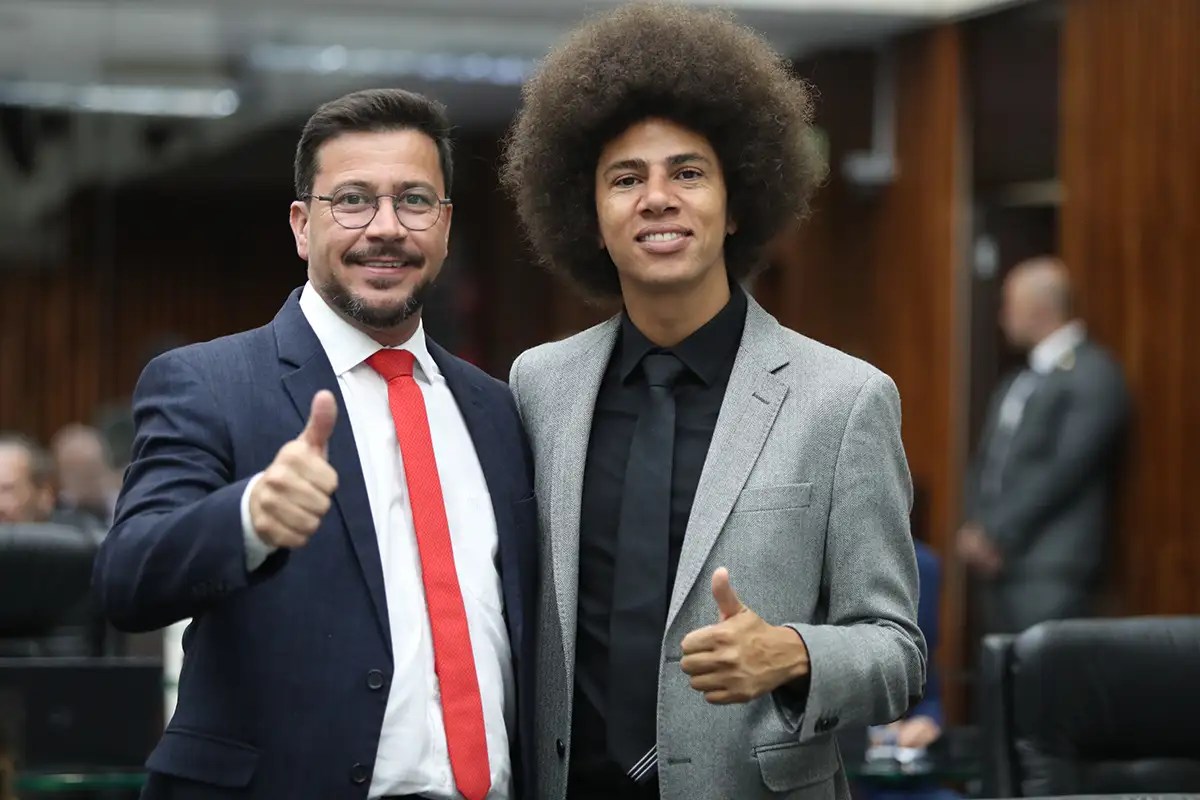 Justiça suspende cassação de Renato Freitas: Oposição aponta falhas no processo da Alep