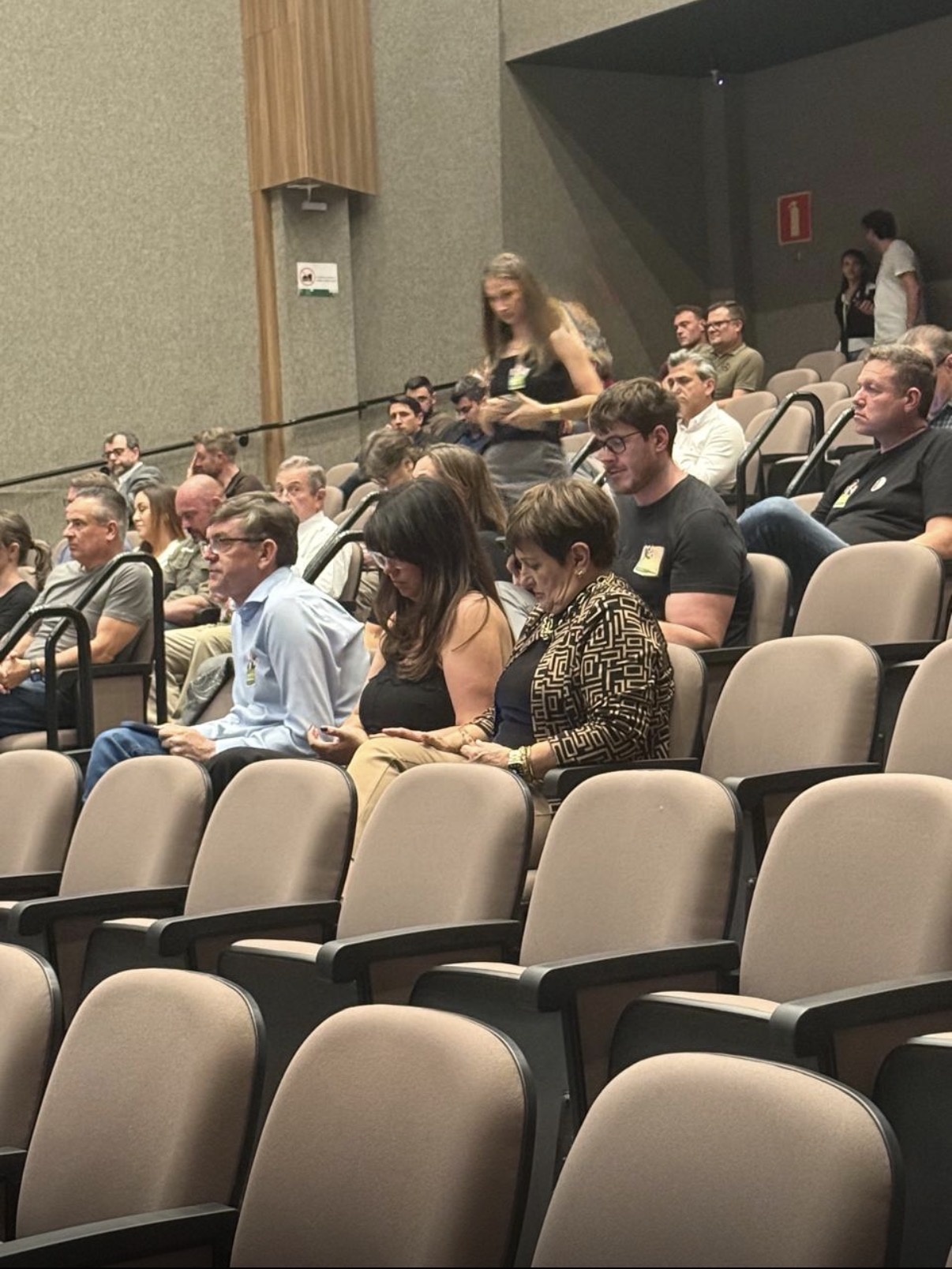 Evento com Moro na ACIPG tem público pequeno e formado por comissionados da Prefeitura de PG, em horário de expediente