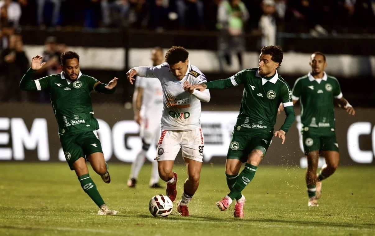 Operário perde para Goiás, mas matematicamente ainda tem chances