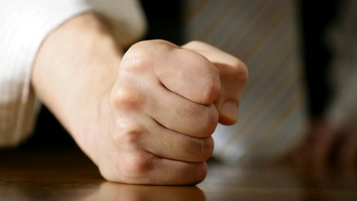 हम कैसे बिना पाप किए क्रोध कर सकते हैं? 8 हम कैसे बिना पाप किए क्रोध कर सकते हैं?