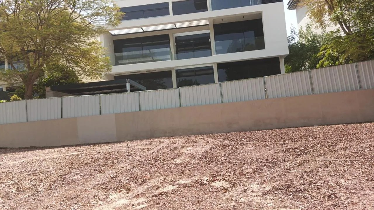 villa-plot-hoarding-dubai