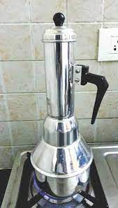 If puttu flour is used, this roasting step is not necessary. Recette N 6909 Ile Maurice Dessert Chaud Le Poutou Memoire De Marmite