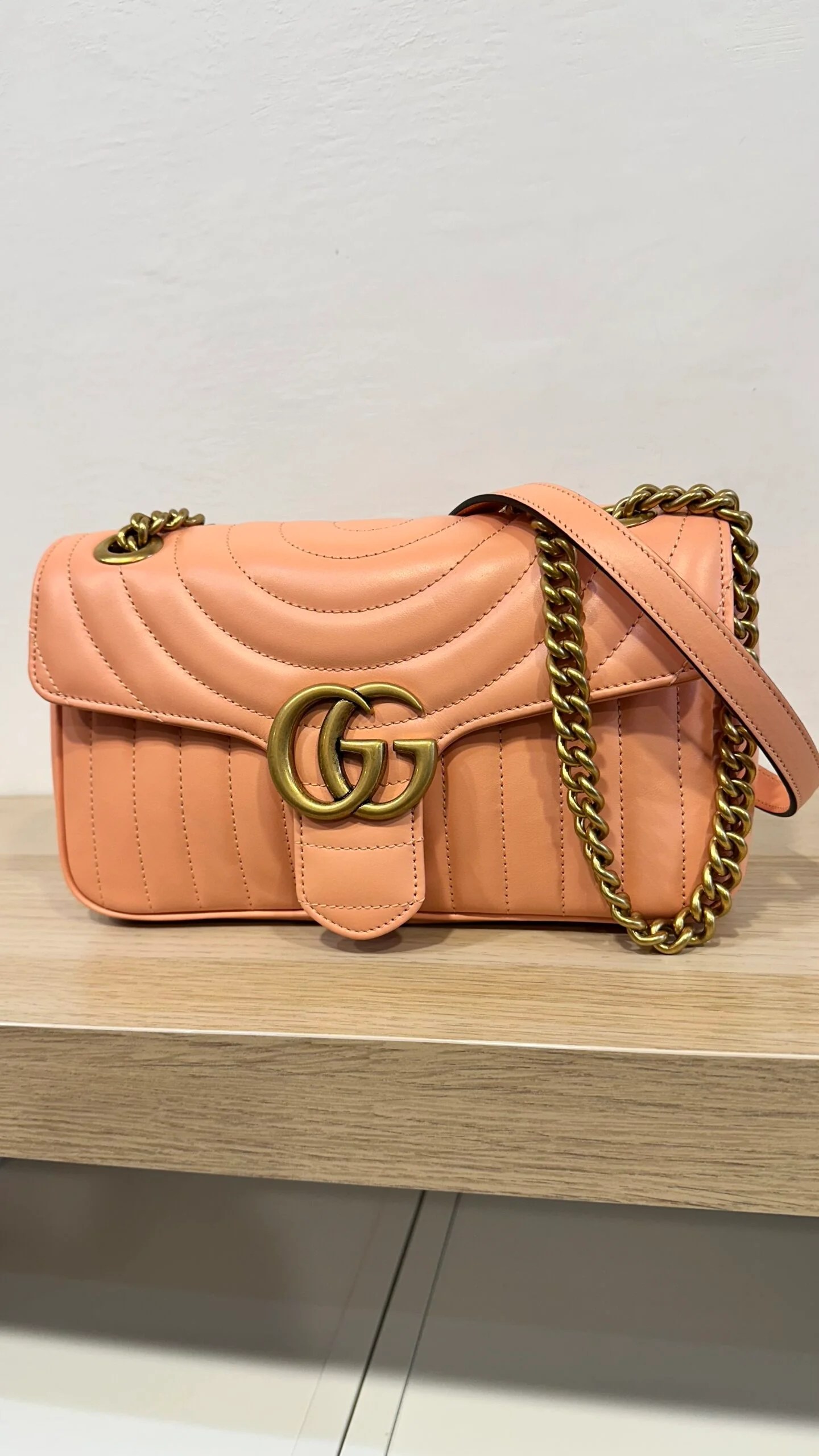 GUCCI Borsa a spalla GG Marmont misura media — DelixGo Luxury Bags