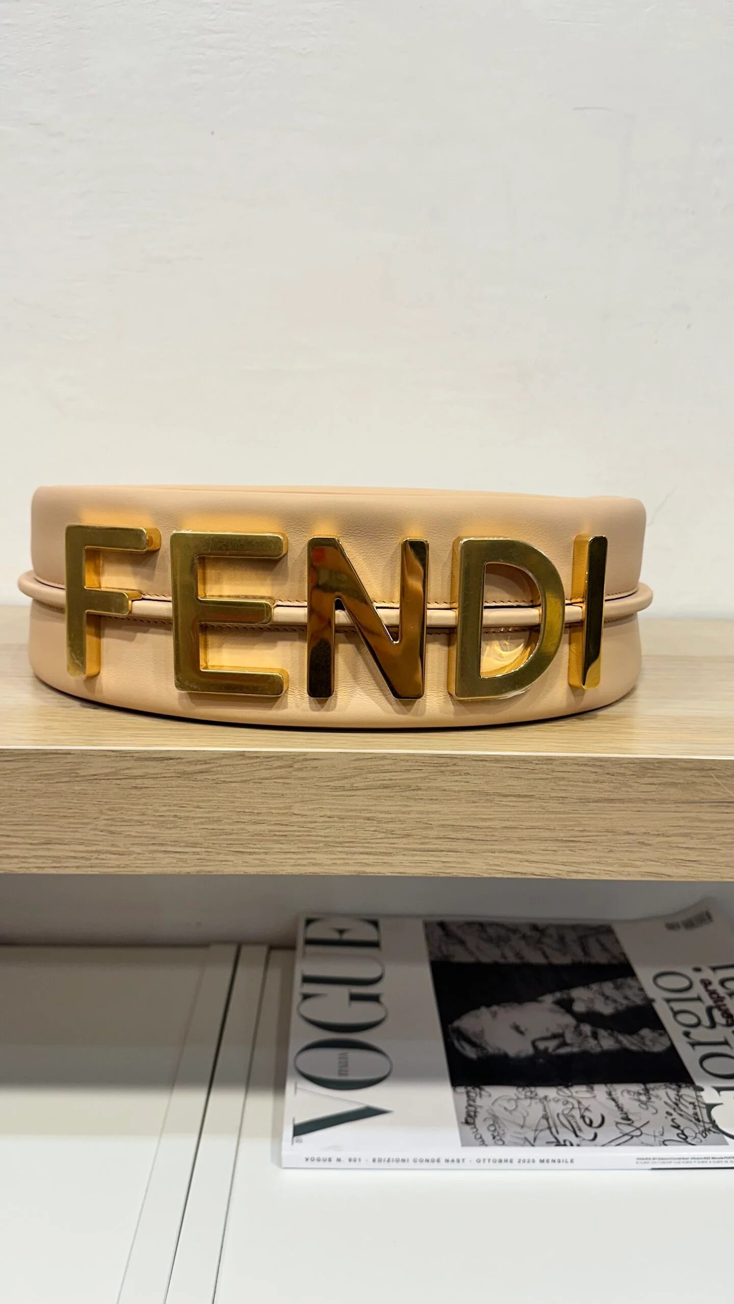 FENDI Borsa Fendi Fendigraphy small in pelle rosa cipria — DelixGo Luxury Bags
