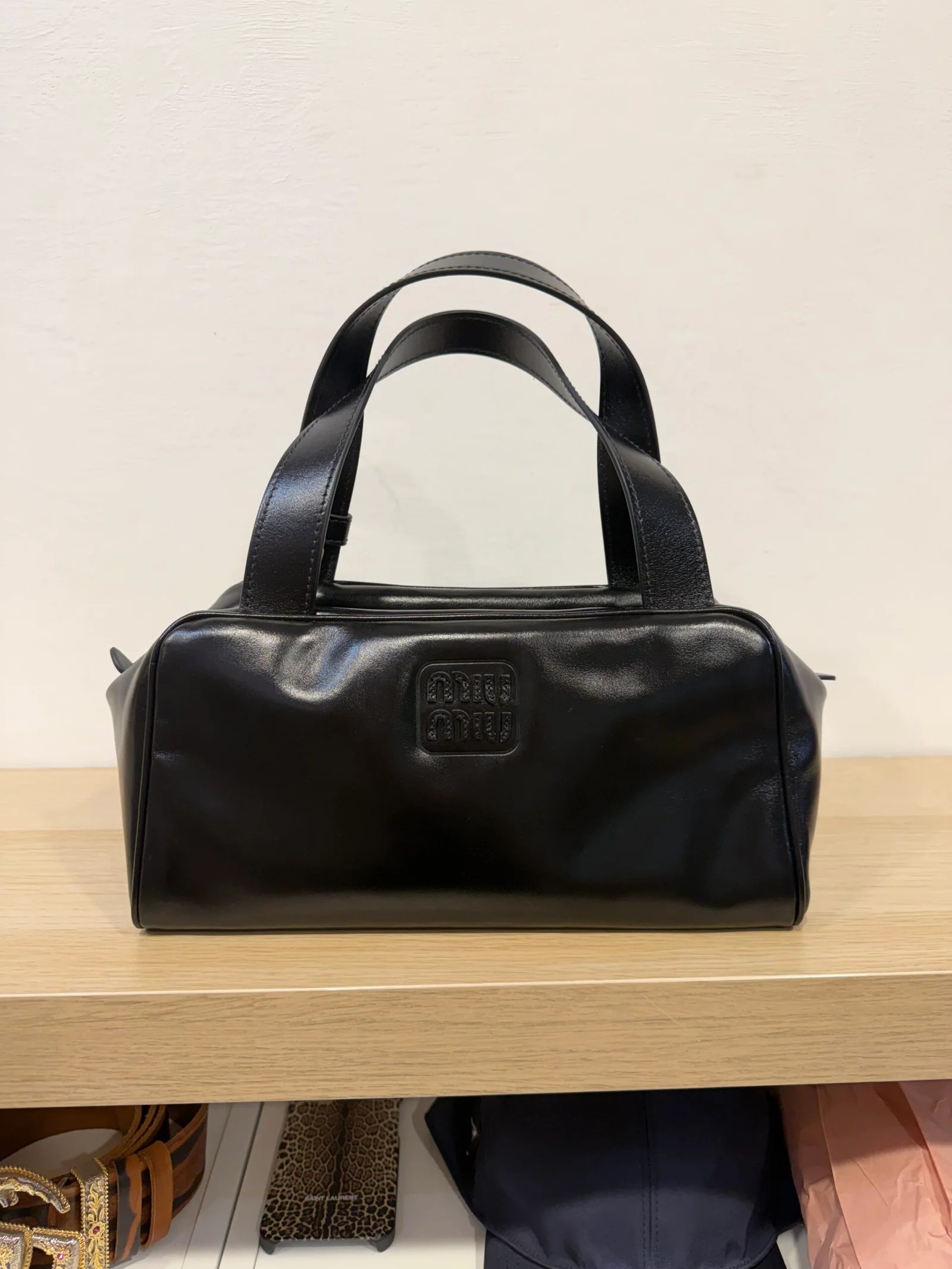 MIU MIU Borsa Miu Miu Bauletto in pelle di vitello nera — DelixGo Luxury Bags