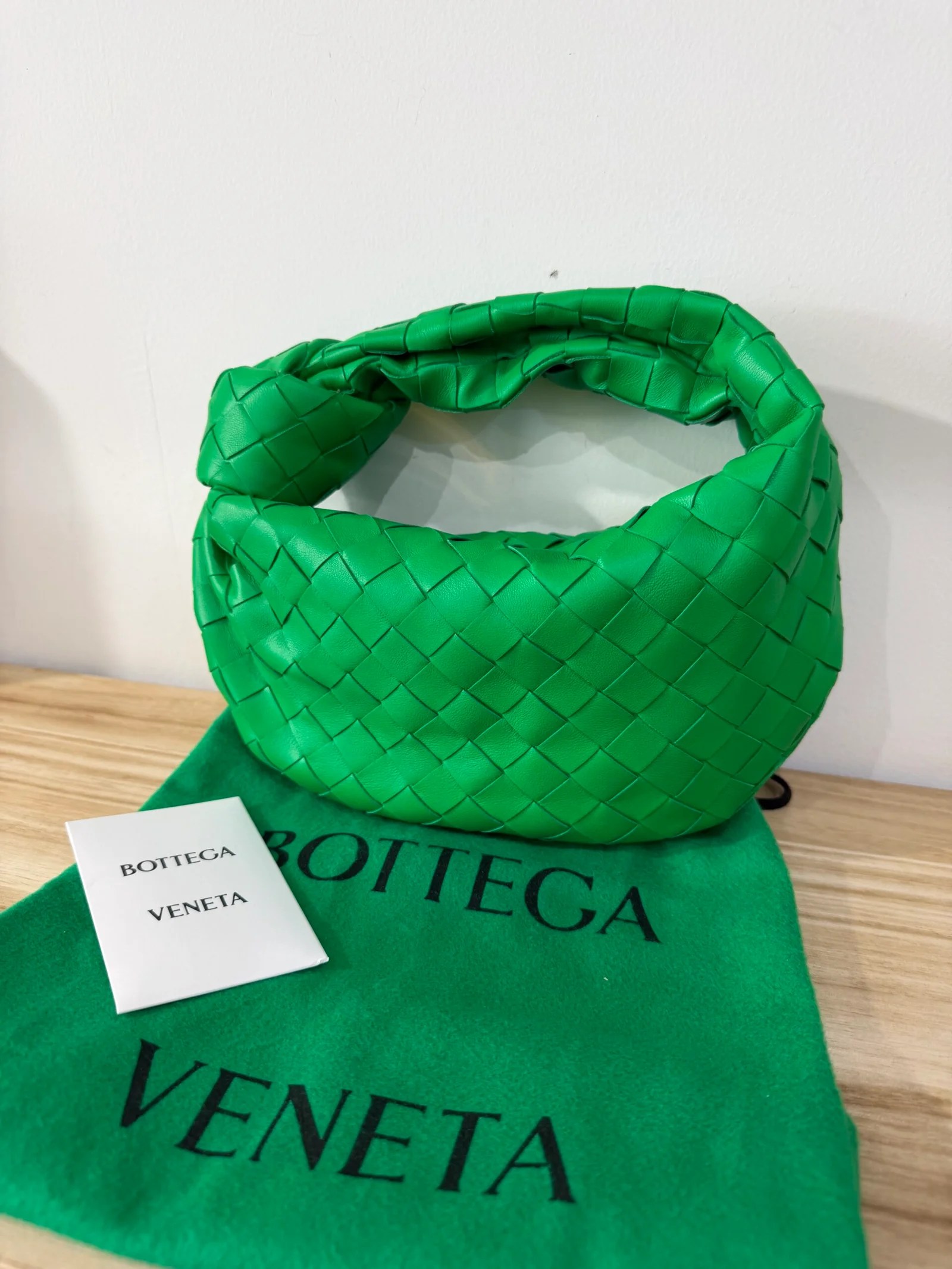BOTTEGA VENETA Mini Jodie in pelle intrecciata Verde Bottega — DelixGo Luxury Bags