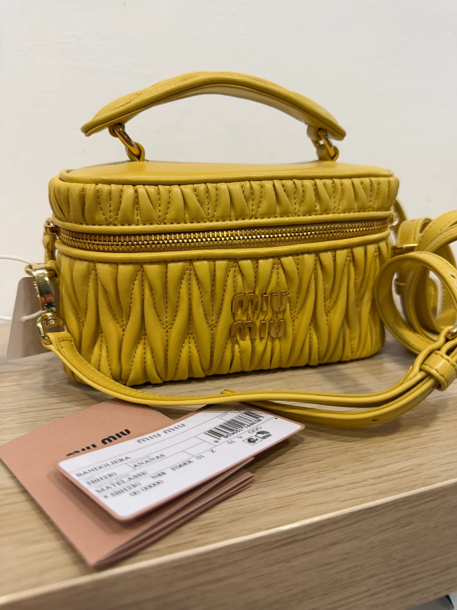 MIU MIU Vanity in pelle matelassé color Ananas — DelixGo Luxury Bags