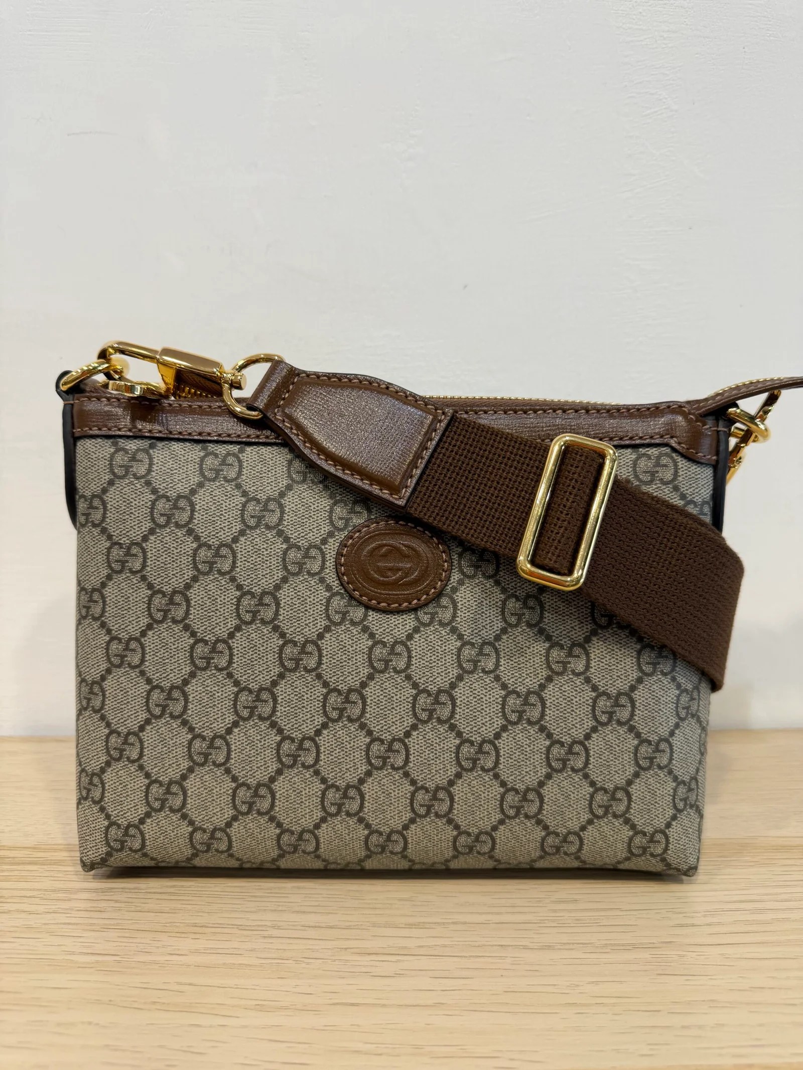 GUCCI Interlocking in Canvas GG Supreme beige e ebano — DelixGo Luxury Bags