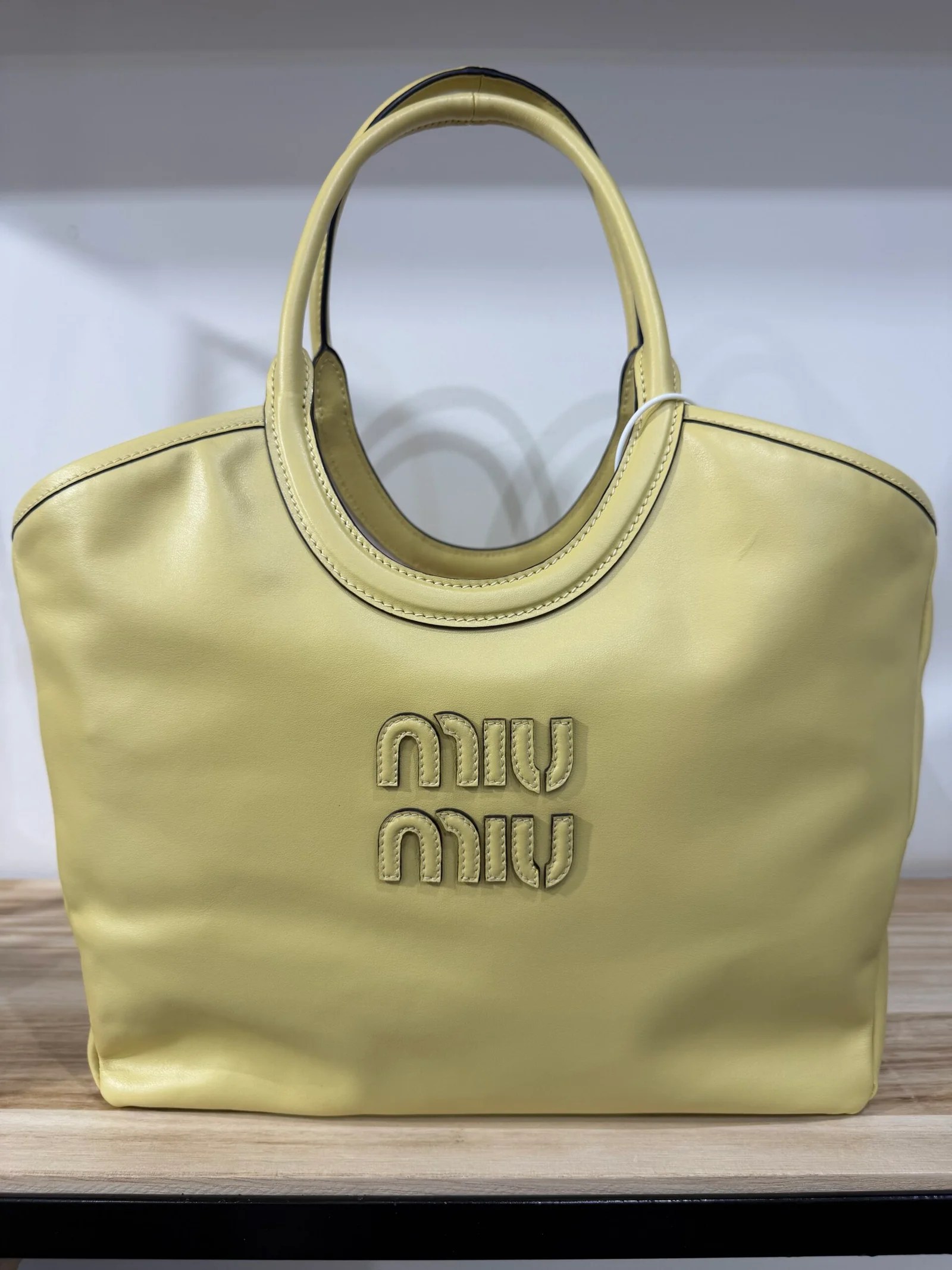 MIU MIU Shopping Bag Ivy in nappa color Vaniglia — DelixGo Luxury Bags