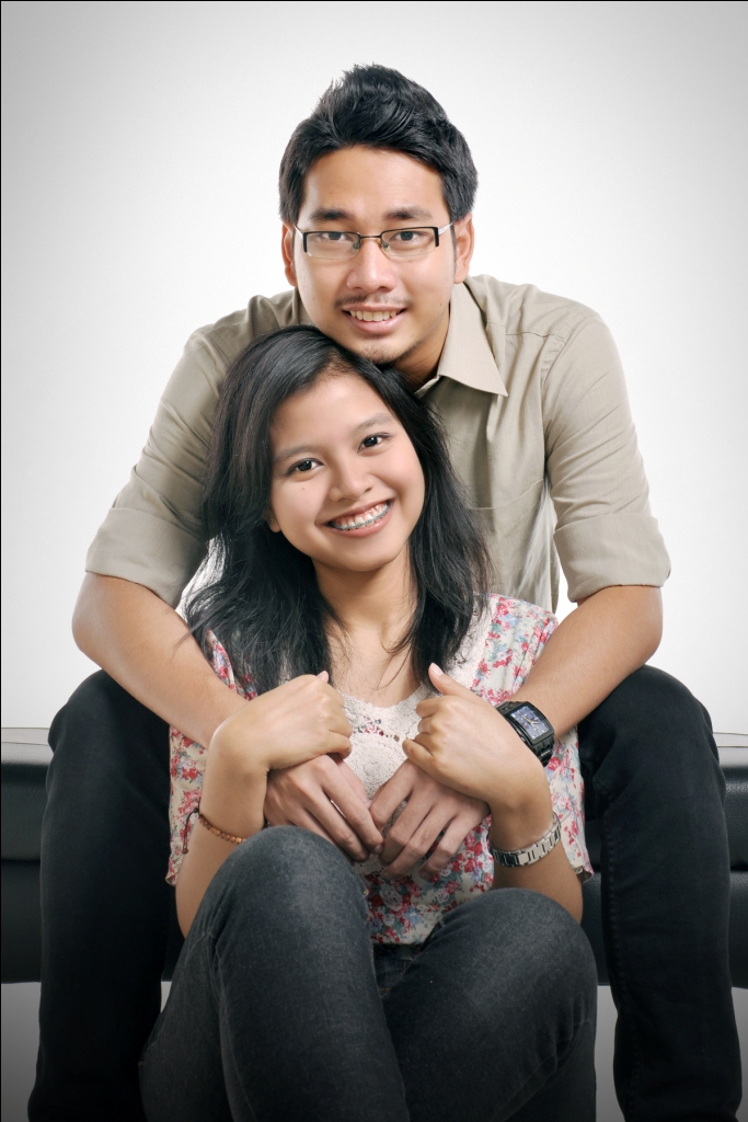 Unduh Gratis Gambar 15 Pose Foto Lucu Dan Romantis Bareng Pacar Saat Di Photobox Terupdate oleh www.lampunghits.com