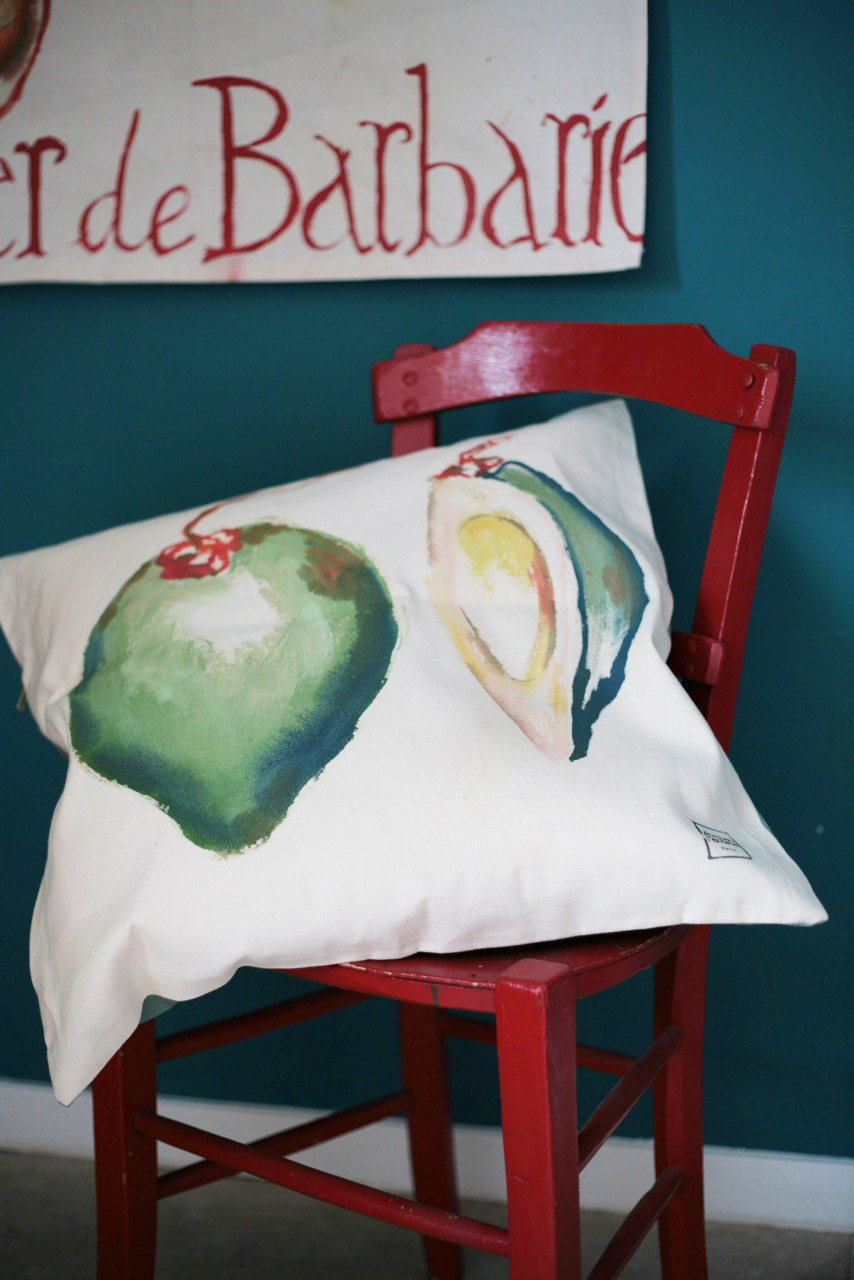 "coco verte" - 50x50cm - coton métis - dos en coton/polyester satiné vert émeraude - 58€