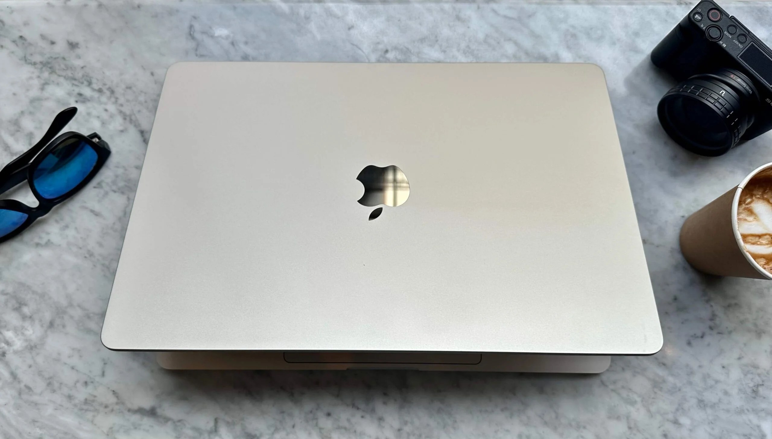 Apple MacBook Air 2018 シルバー 13インチ 15-Inch MacBook Air Base 