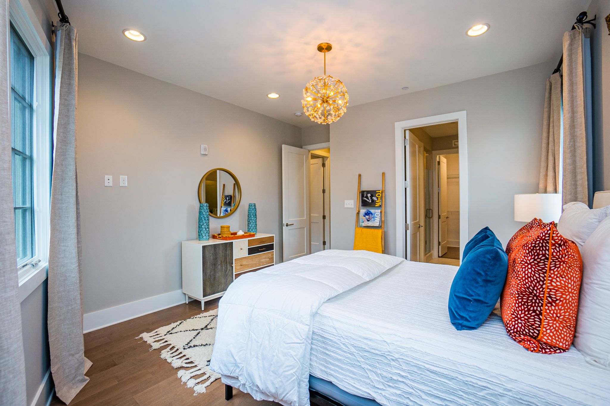121 Rhett St38