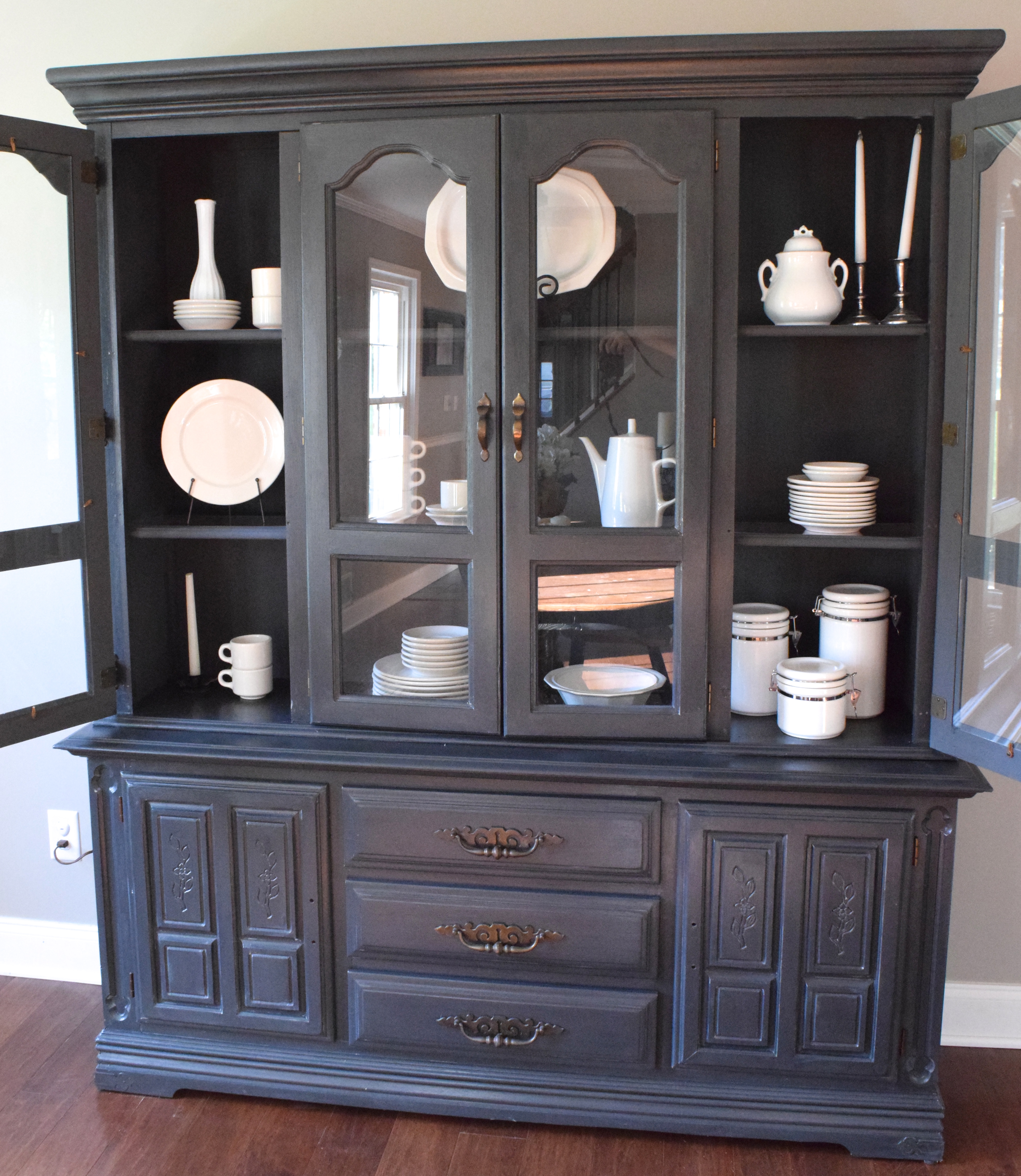 Chalk paint hutch makeover