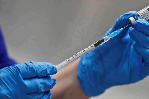 هام للحجاج والمعتمرين: لقاحات “المينانجيت” متوفرة بشكل كاف بجميع الصيدليات