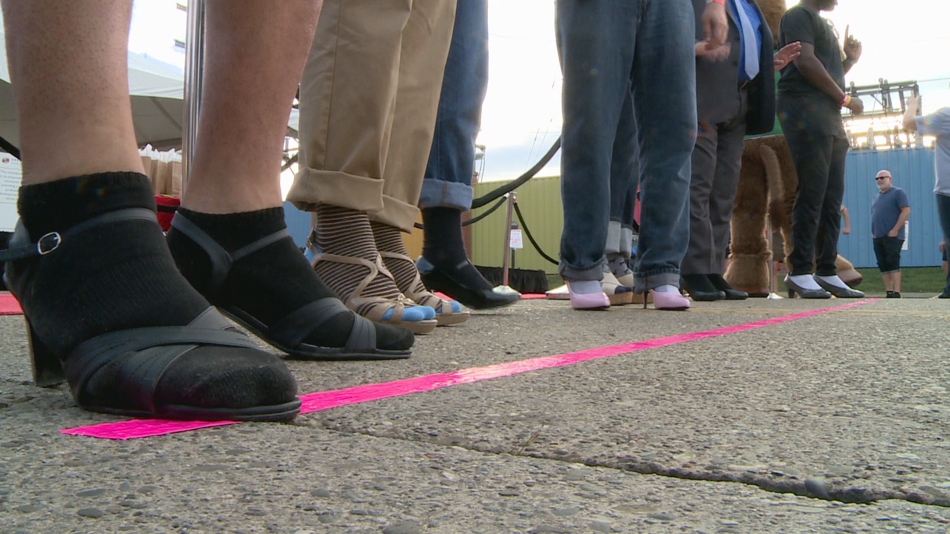 Men Race In High Heels During Dress For Success River Cities Fundraiser The Parthenon