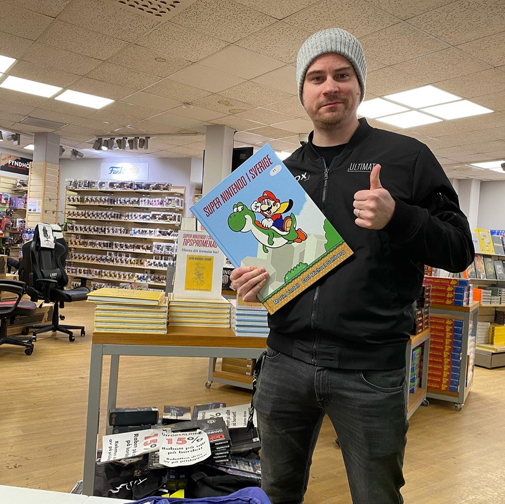 Tummen upp från Niklas.