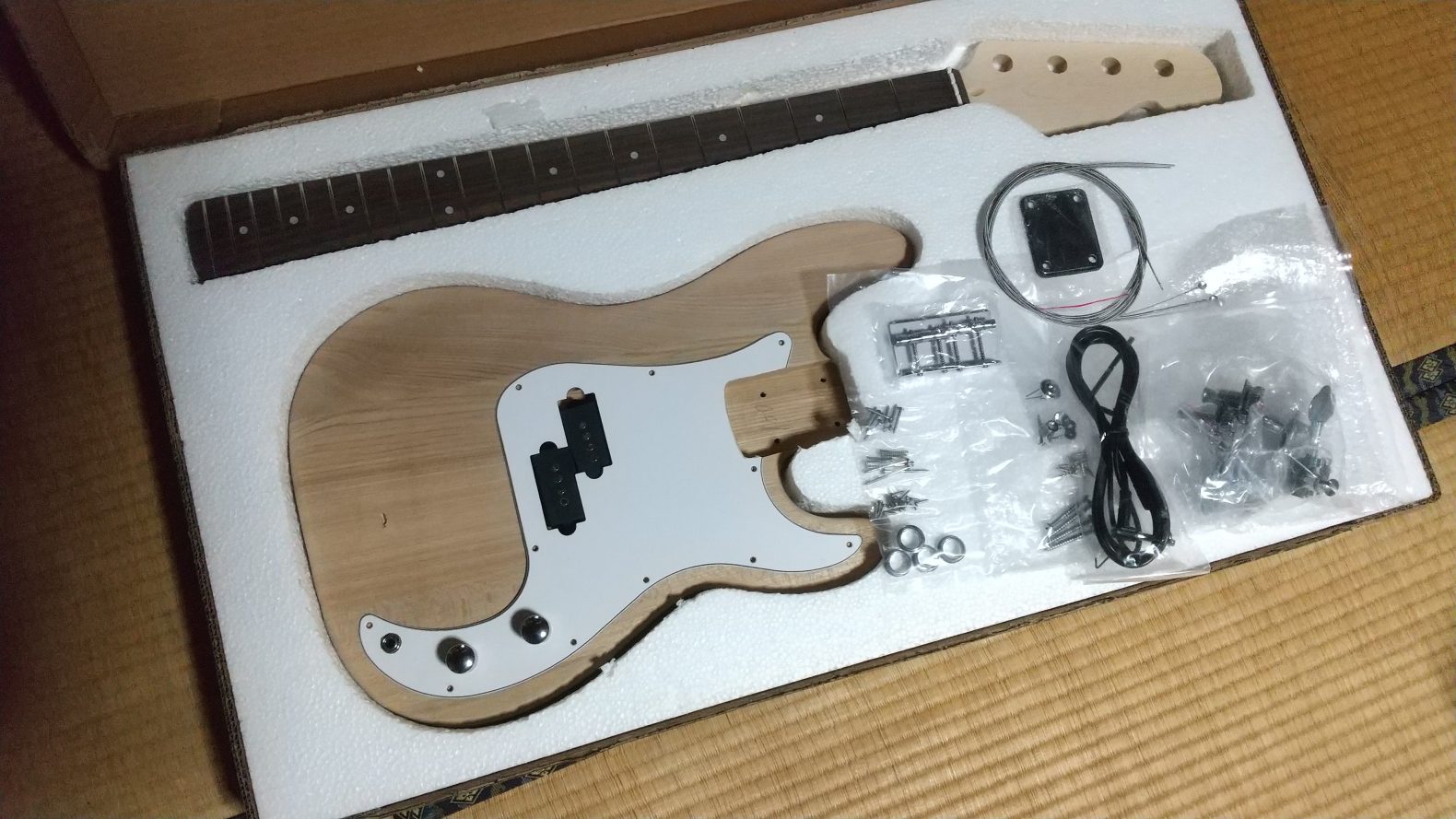 よし！俺だけのベースを作るぞ！ – まる海