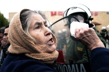 mulher_grega_manif