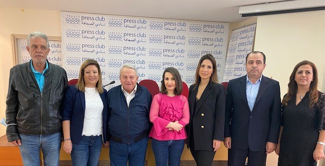 من اليمين: جاندارك أبي ياغي، داود رمّال، صفاء قره محمد، ريما خداج، خليل فليحان، مارلين خليفة ومحمد الضيقة