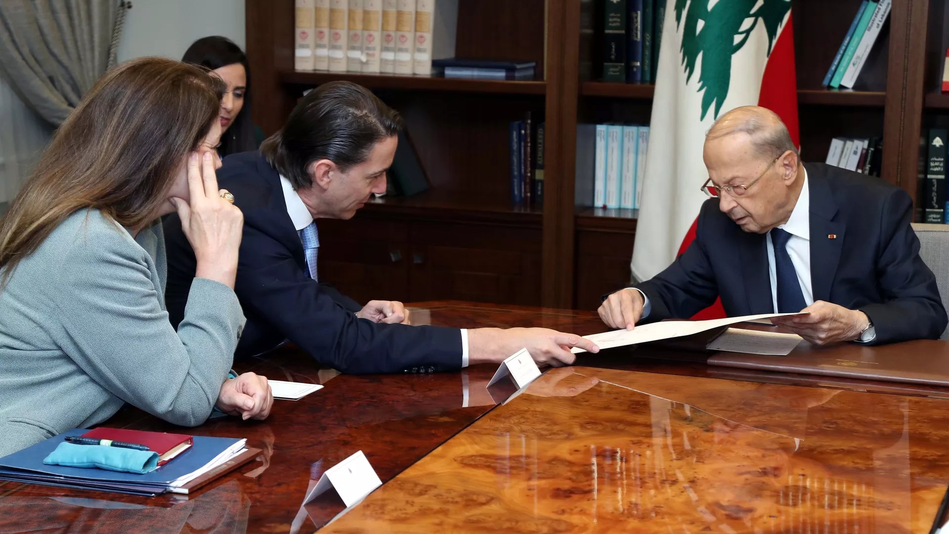 AOUN HOCHSTEIN