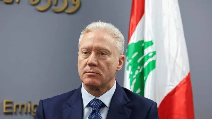 نجحت وزارة الخارجية والمغتربين اللبنانية بتوجيه من الوزير يوسف رجي وبالتنسيق مع الجهات المختصة في نيويورك في تصحيح التوصيف الخاص بهوية أدباء المهجر اللبناني على اللوحة التعريفية لمشروع «القلم» (Al Qalam: Poets in the Park) في نيويورك بعدما تضمّنت اللوحة السابقة توصيفاً اعتُبر مغلوطاً لهوية عدد من أبرز رموز الأدب اللبناني في المهجر. وأُبلغت الوزارة بأن اللوحة القديمة أُزيلت بالفعل، على أن تُستبدل بلوحة جديدة تتضمّن نصاً مصححاً يكرّس الانتماء اللبناني للأدباء والشعراء الذين يشكّلون جزءاً أساسياً من الإرث الأدبي والحضاري للبنان في الذاكرة الوطنية والثقافية.