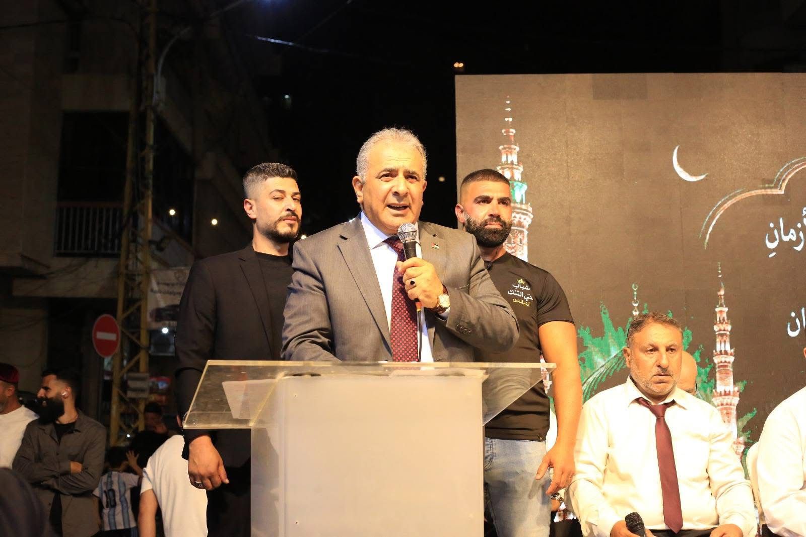 شارك سفير دولة فلسطين لدى الجمهورية اللبنانية الدكتور محمد الأسعد أمس الخميس في احتفال بمناسبة ذكرى المولد النبوي الشريف، بدعوة من أبناء الطريق الجديدة وحي التنك، في حضور شخصيات سياسية وأمنية ودينية وإعلامية واجتماعية.