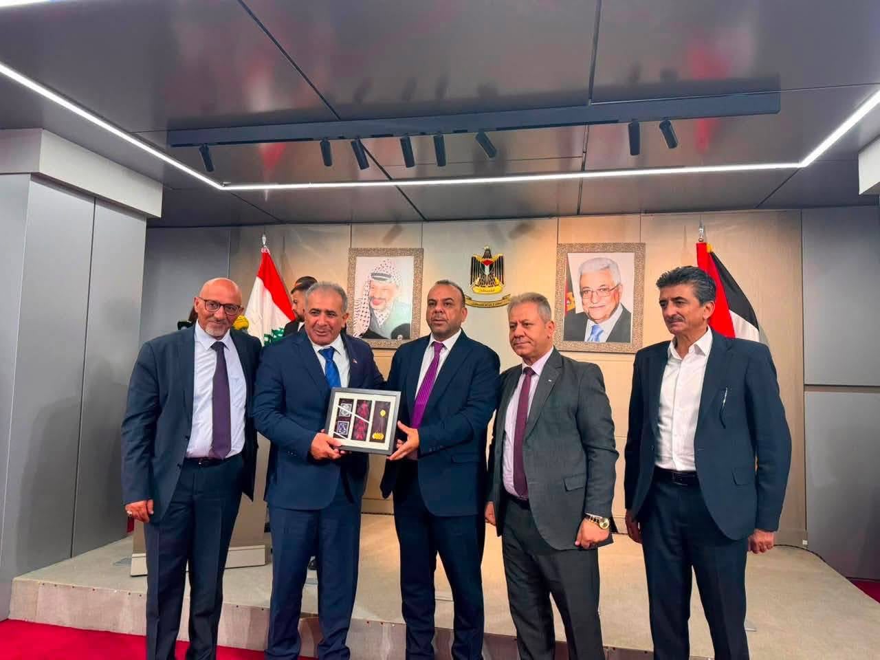 أكد سفير دولة فلسطين لدى الجمهورية اللبنانية الدكتور محمد الأسعد أن «المعركة ليست فقط معركة أرض، وإنما هي أيضاً معركة رواية ووعي وذاكرة وهوية»، مشدداً على أن الكتاب والأدباء والمثقفين الفلسطينيين وقفوا في الصفوف الأولى للدفاع عن الحقيقة الفلسطينية، وتوثيق النكبة، وحفظ الذاكرة الوطنية، ونقل الرواية الفلسطينية من جيل إلى جيل.
