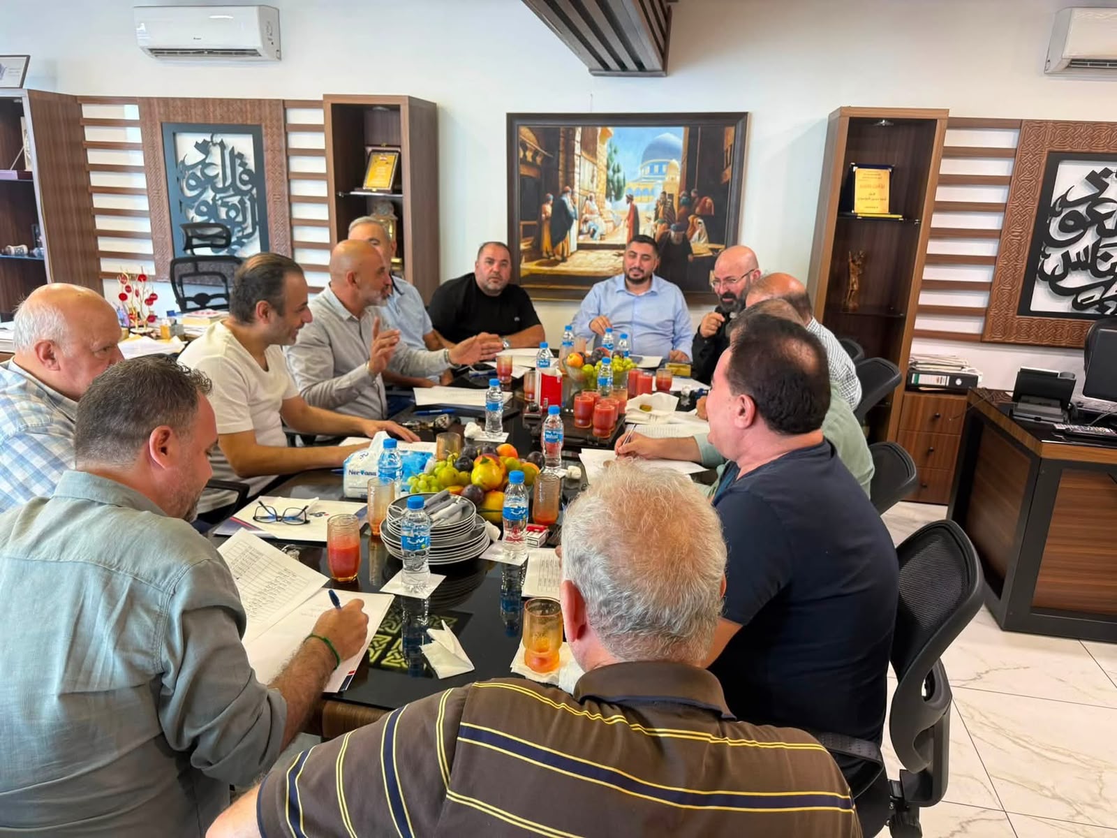 عقدت الهيئة الإدارية لتجمع صناعيي الضاحية الجنوبية اجتماعاً برئاسة رئيس التجمع السيد أحمد الموسوي، وبحضور أعضاء الهيئة الإدارية.