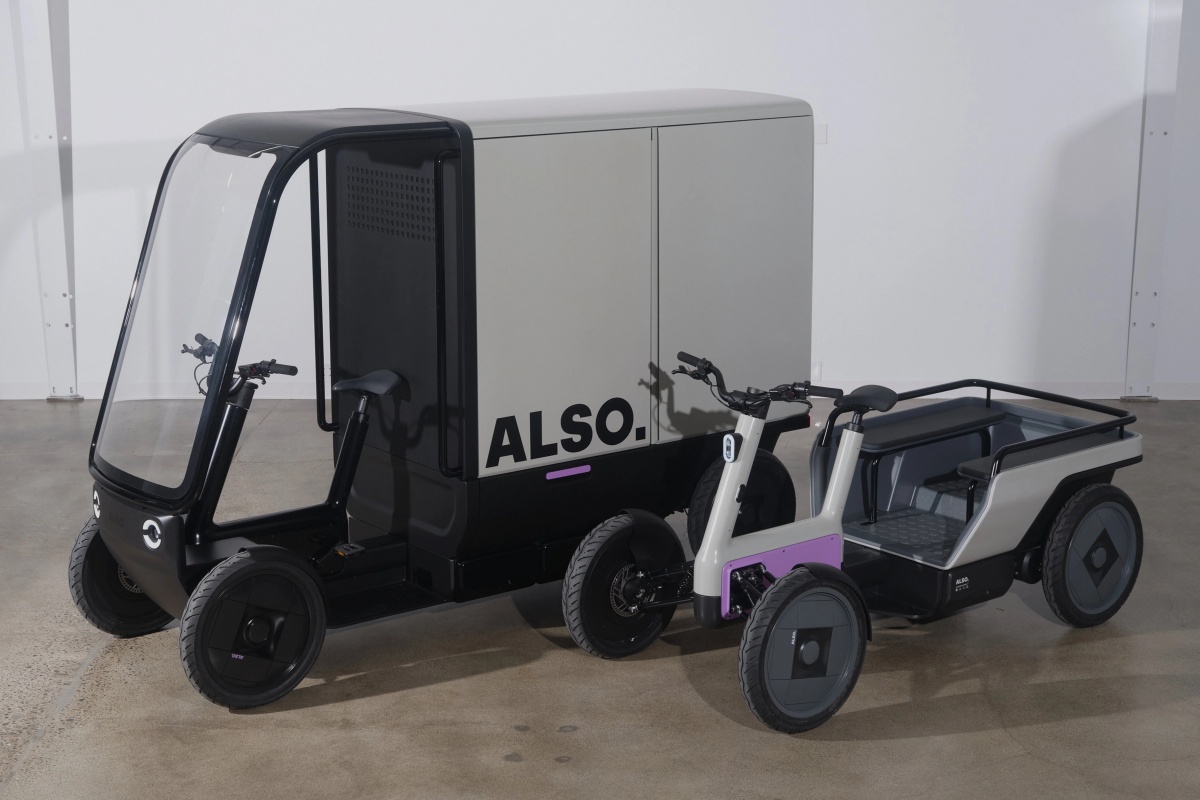 Alsoo 微型自駕車在城市街道執行最後一哩路外送