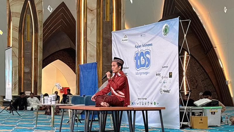 kajian ustadz maulana masjid raya al abbar