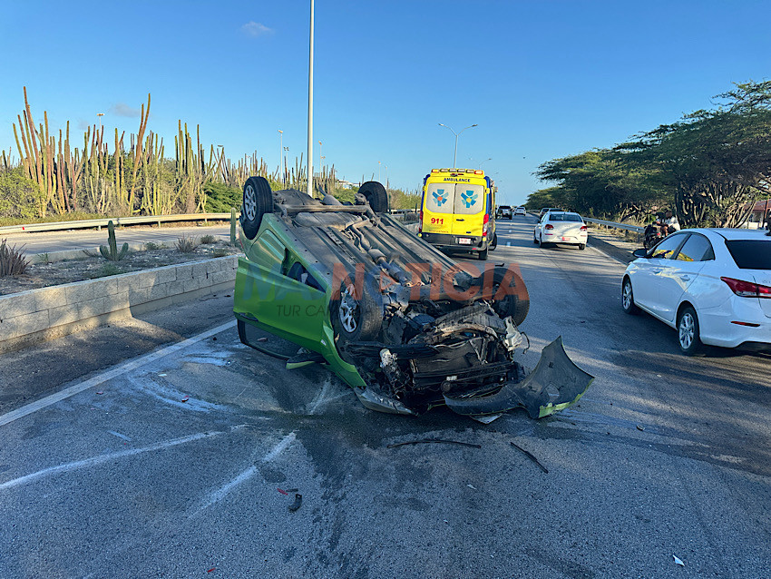 Chauffeur coriendo iresponsabel a dal tra’i otro pone bolter
