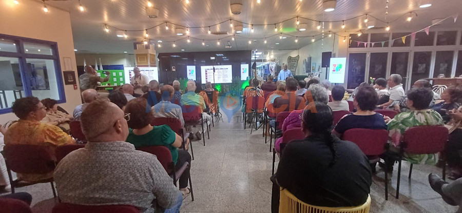 Hopi interes pa charla di Ramon Todd Dandaré tocante e textonan mas bieu na Papiamento